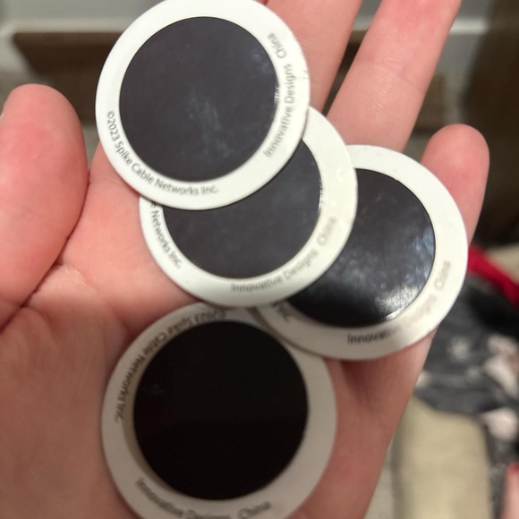 Yellowstone Dutton Ranch Button Set - Picture 3 of 3